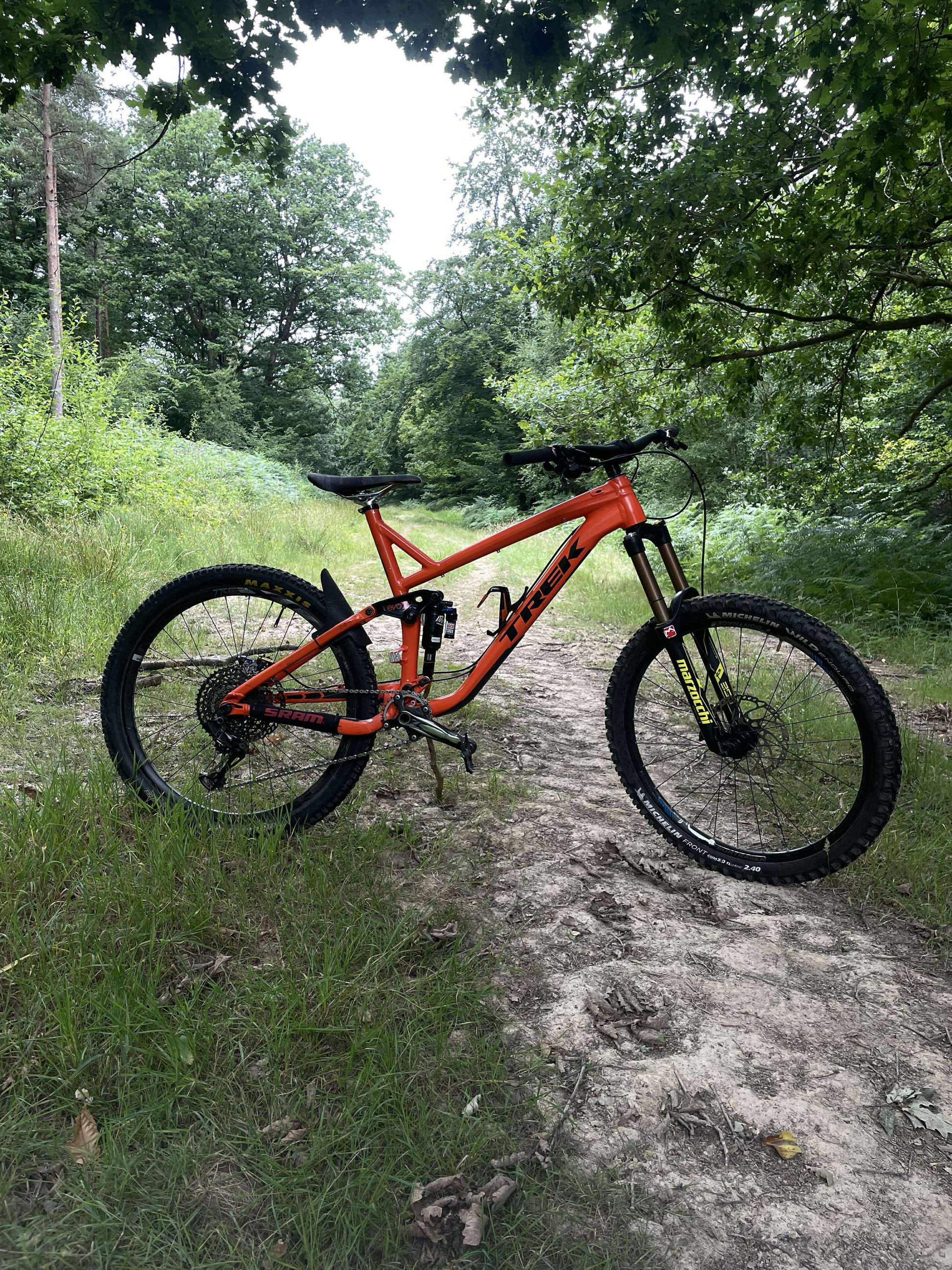 Trek Slash 9 Enduro Mountain Bike