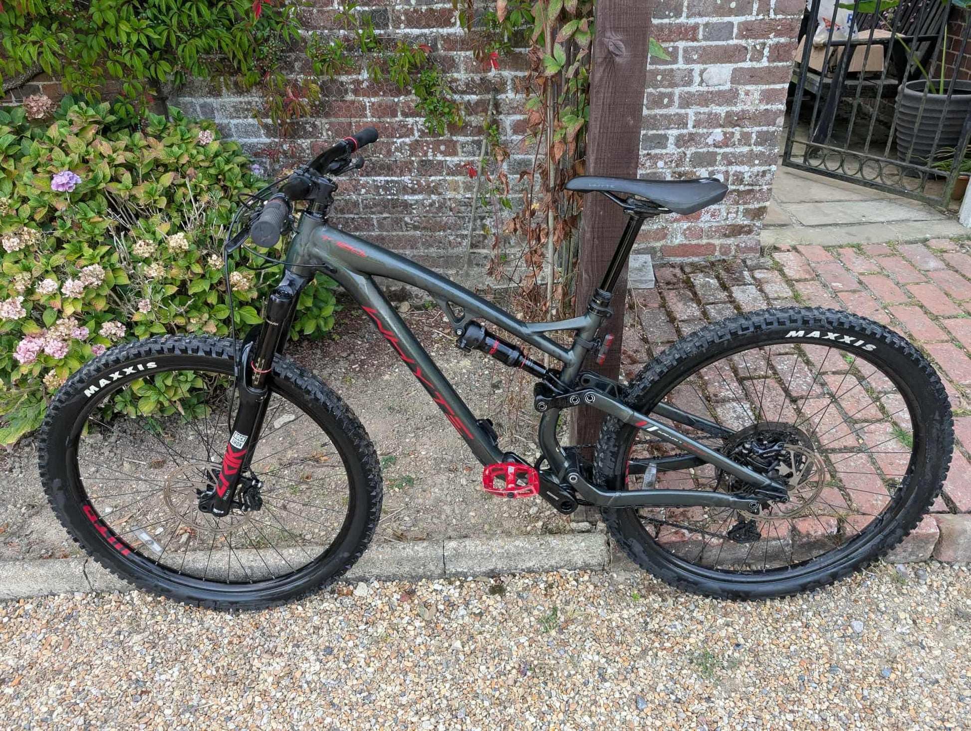 Whyte Full Suspension Mountain Bike