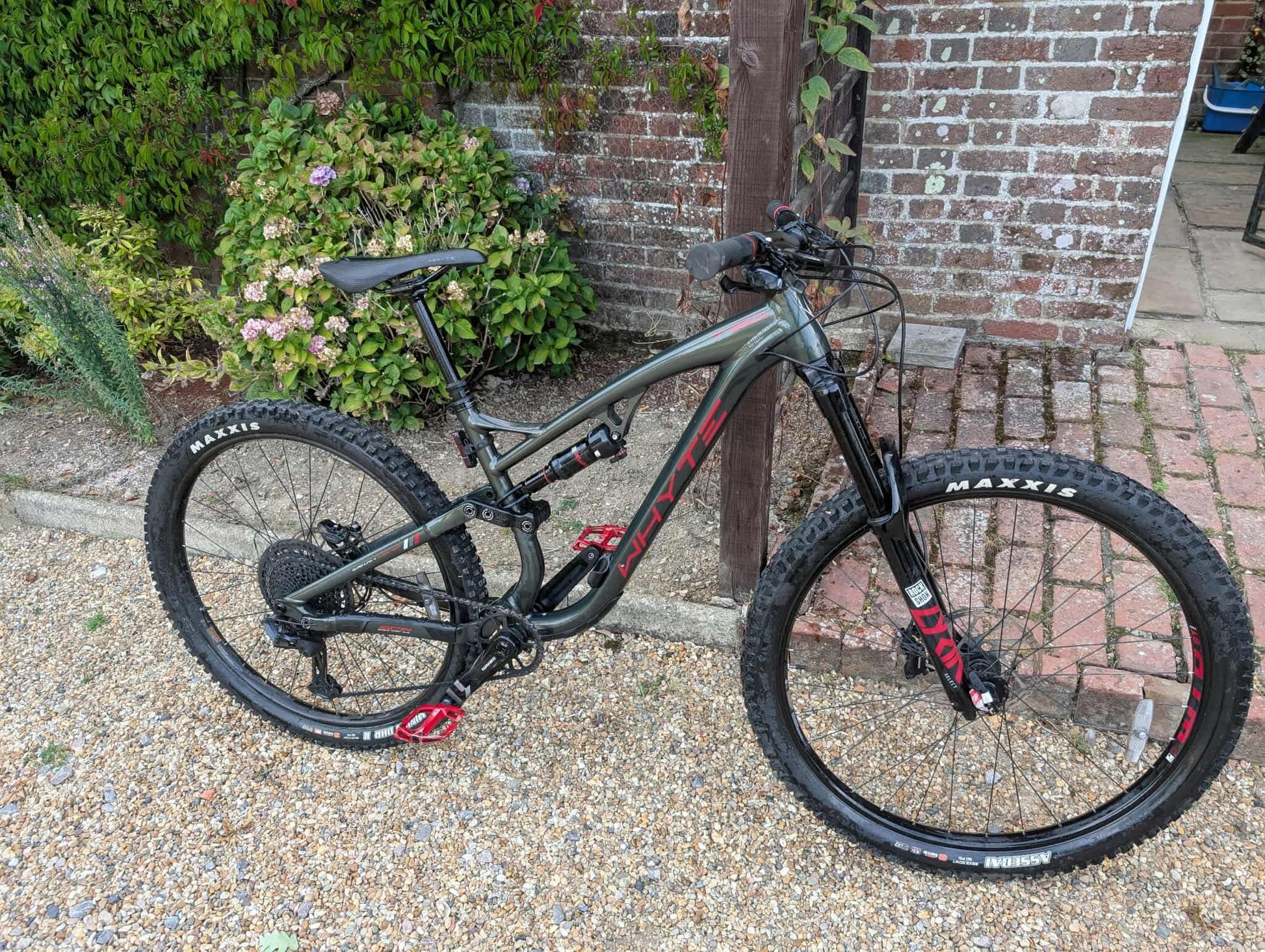 Whyte Full Suspension Mountain Bike
